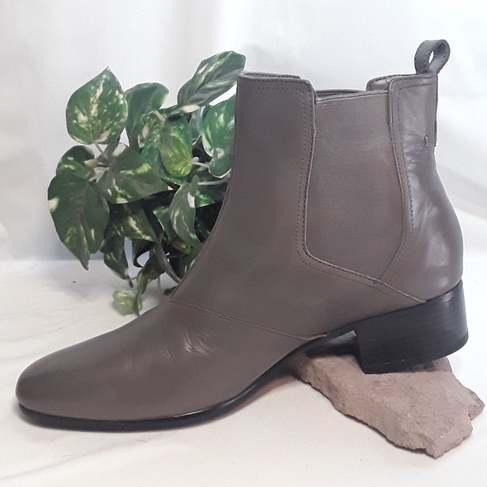Vintage HALSTON Classic Gray Leather Ankle Boots Excellent Sz 8